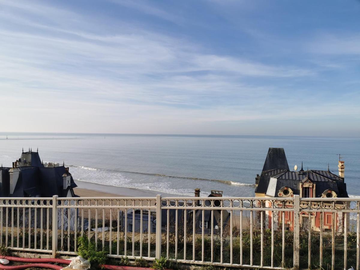 Les Pieds Dans L'Eau Lägenhet Trouville-sur-mer Exteriör bild